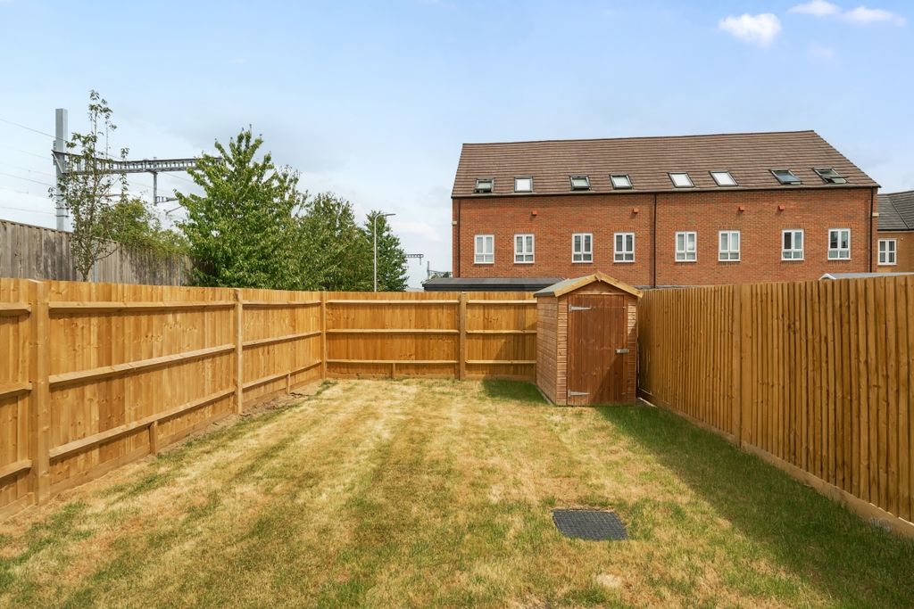 Additional image 12 of 4 bed semi-detached house to rentFilly Close, Newbury RG14
