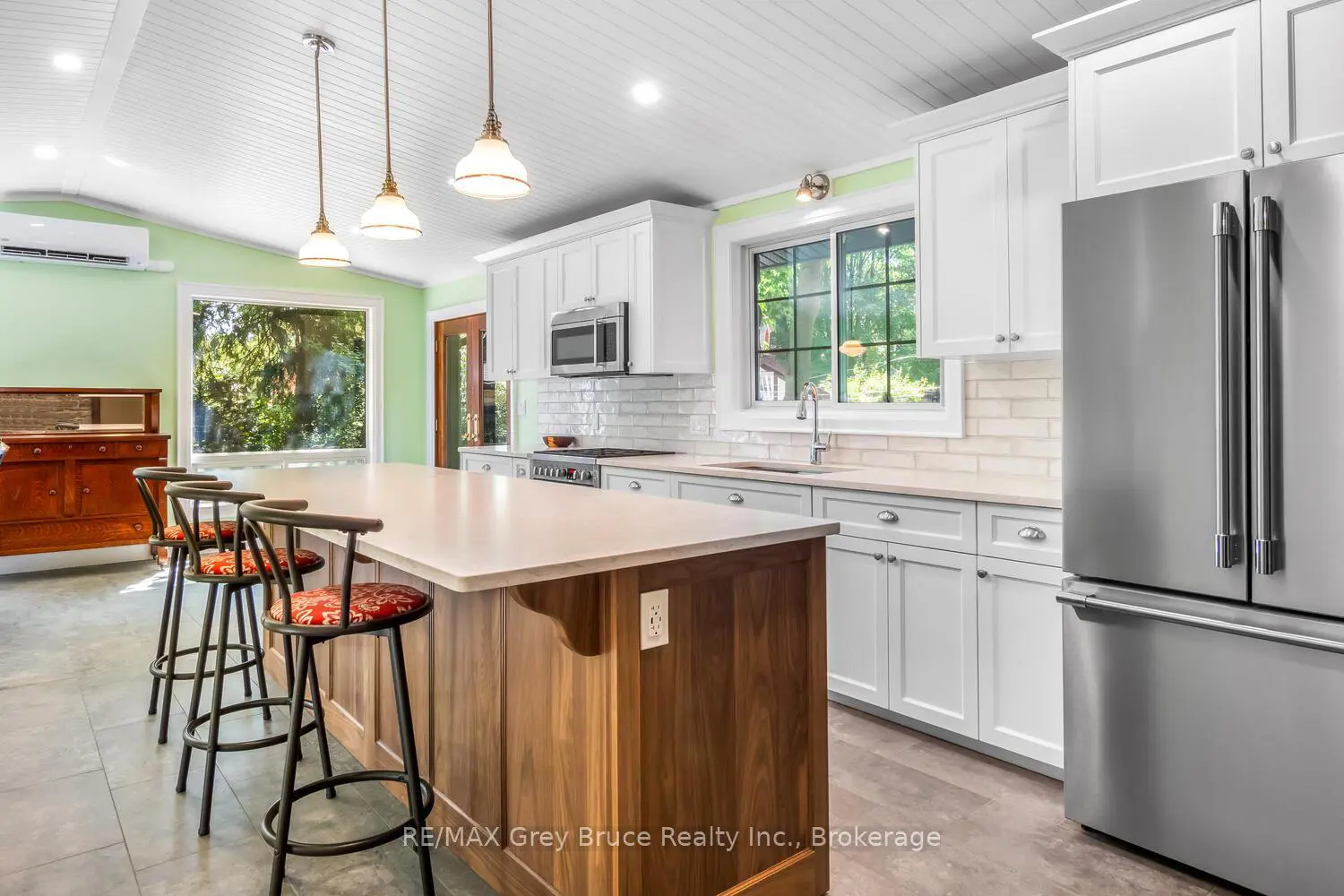 Additional image 6 of 1075 4Th Avenue