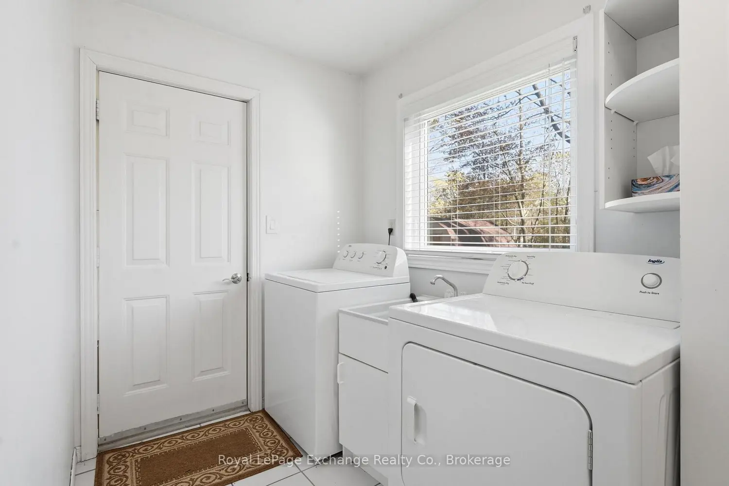 924 Tanglewood Drive photo 5