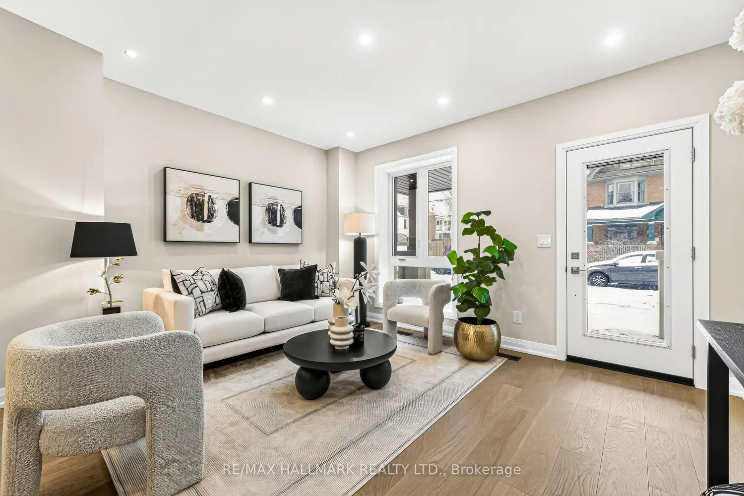 47 Harcourt Avenue photo 4