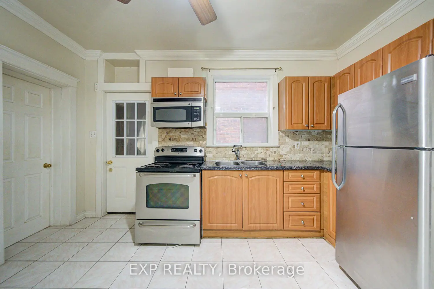 170 Wallace Avenue photo 2