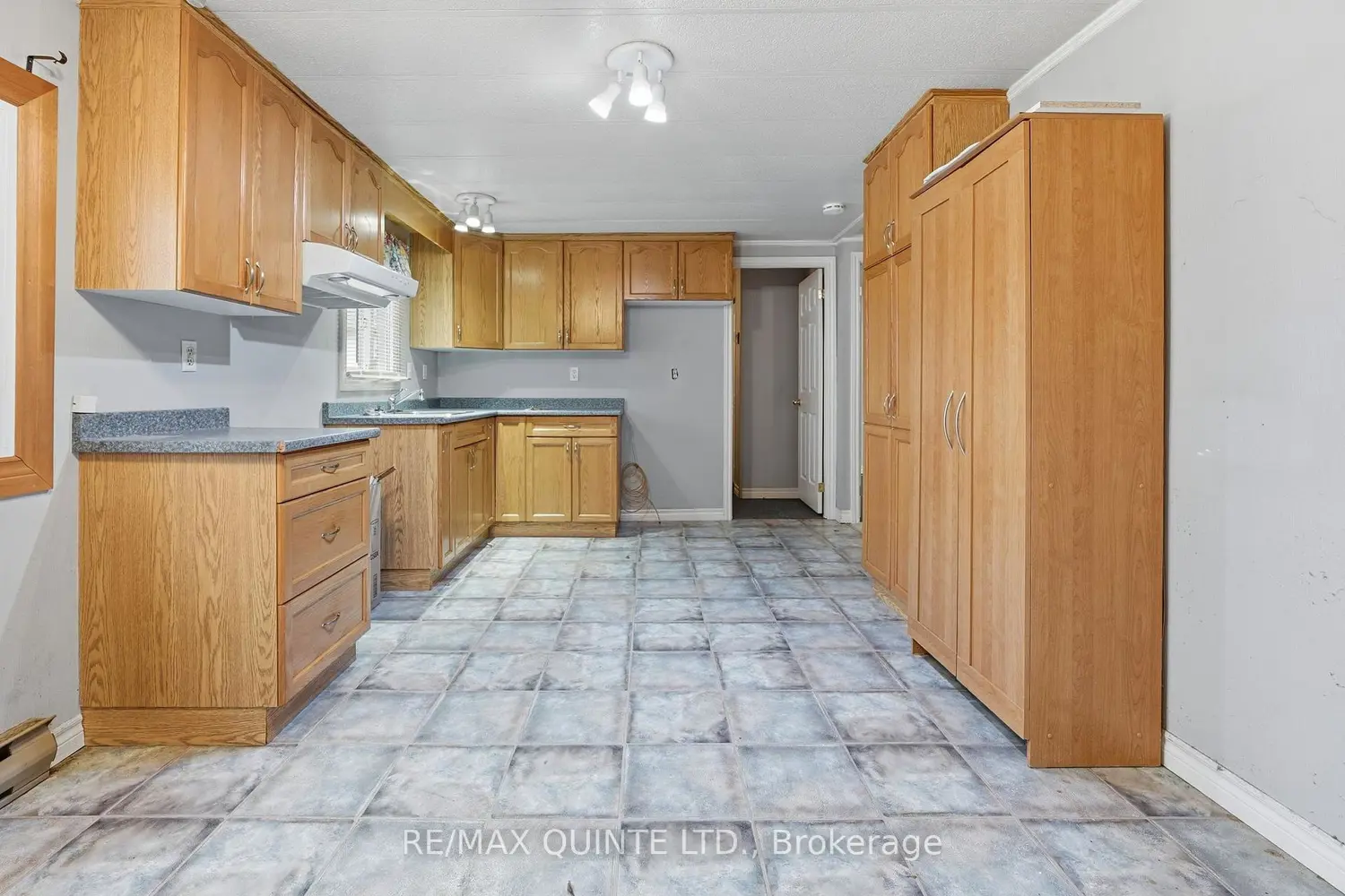Additional image 4 of 26 Linden Boulevard