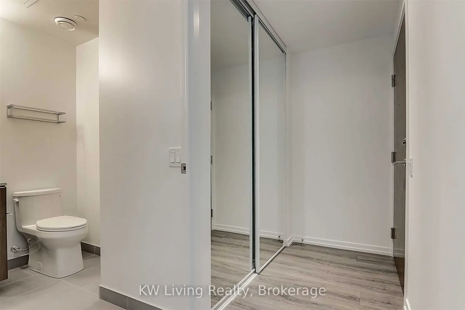 Additional image 8 of 1000 Portage Parkway 1801