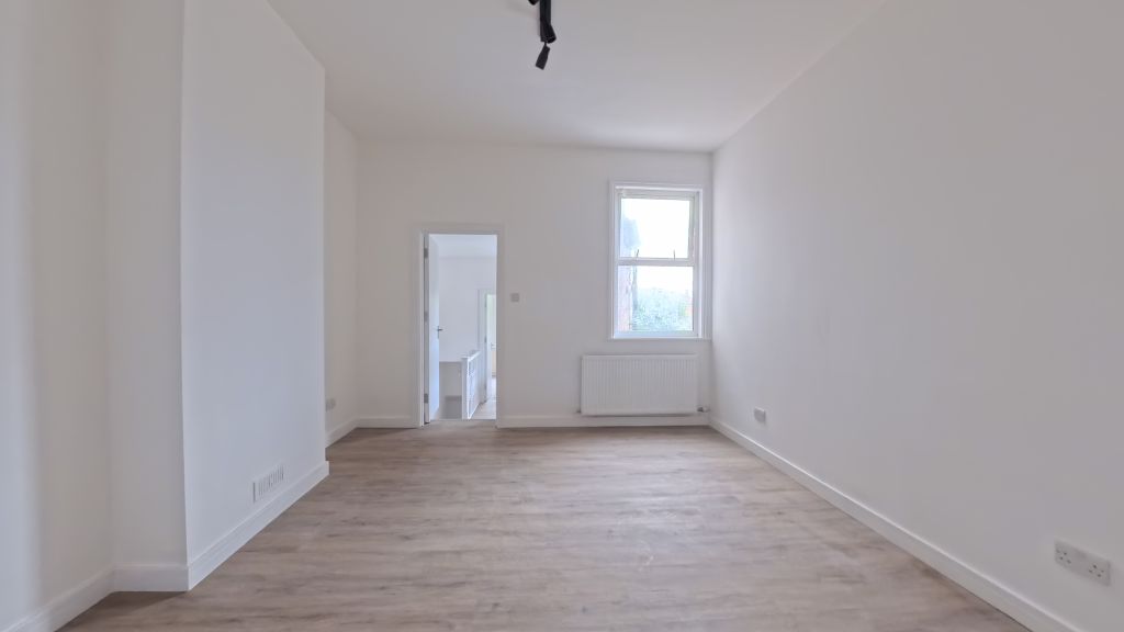 Additional image 2 of 2 bed flat to rentCharlton Road, Weston-Super-Mare BS23