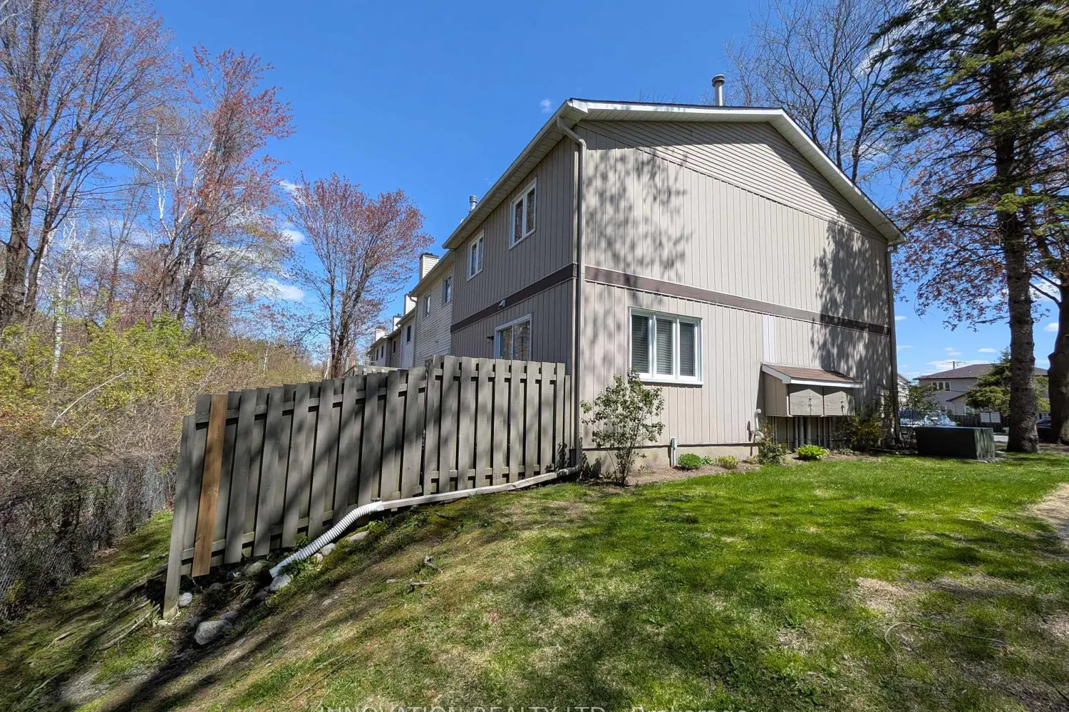 1773 Bellmanor Court photo 2