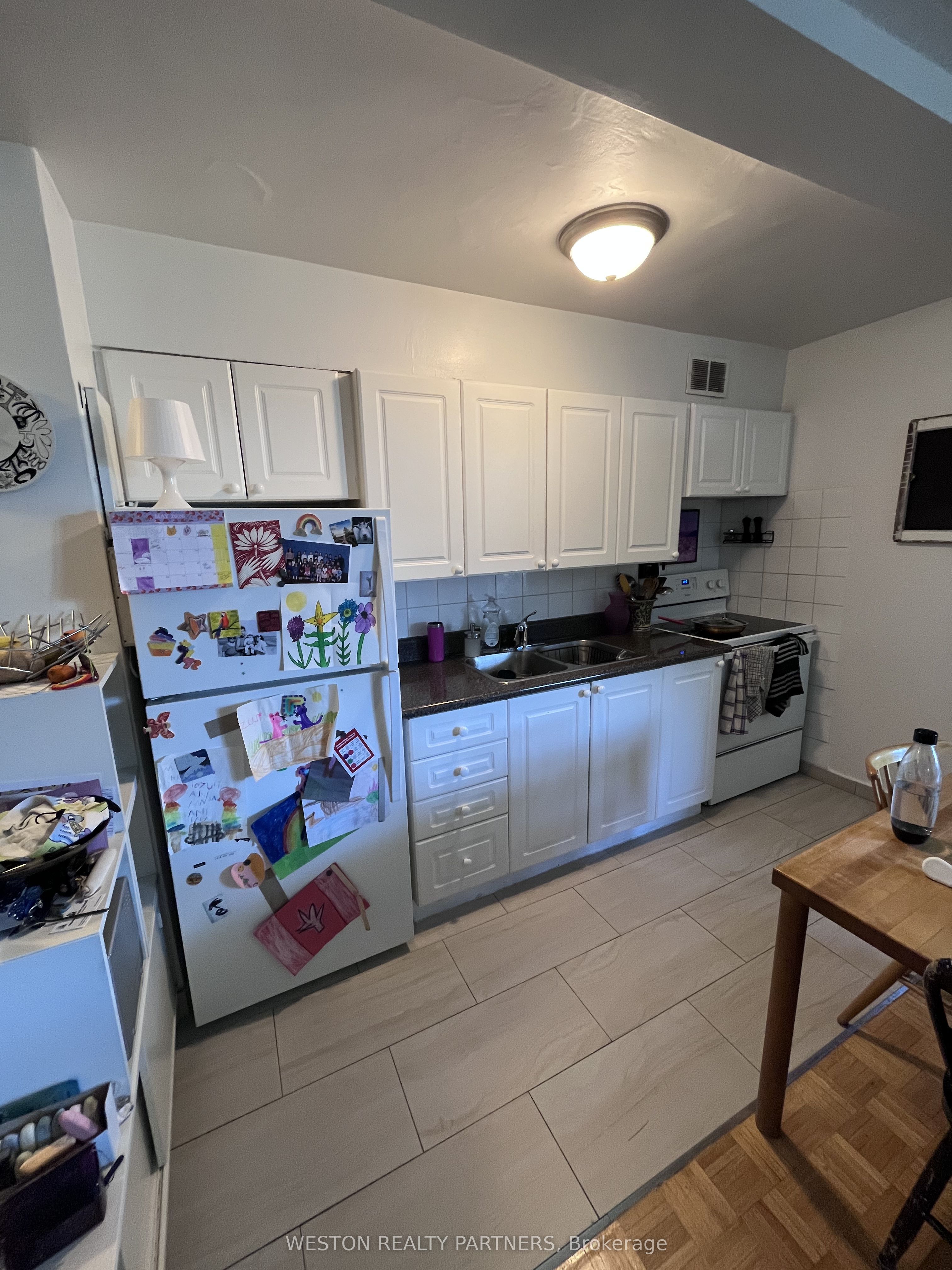 Additional image 3 of 1105-44 Walmer Road, Toronto, ON, M5R 2X5