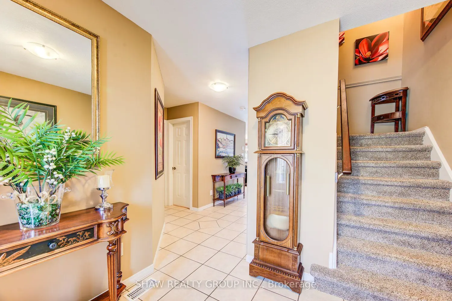 28 Walker Way photo 3