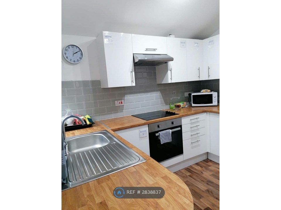 Room to rentOlive St, Port Talbot SA12