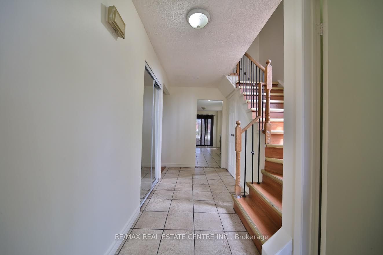 Additional image 6 of 2 Roehampton Crescent, Brampton, ON, L6Y 2R4