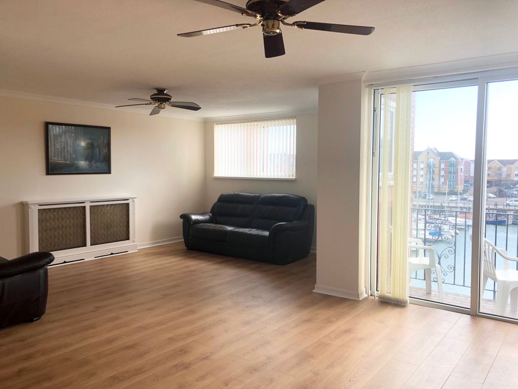 4 bed flat to rentPenryce Court, Victoria Quay, Maritime Quarter, Swansea SA1