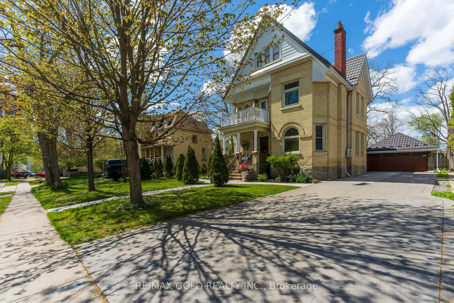 16 Maynard Avenue