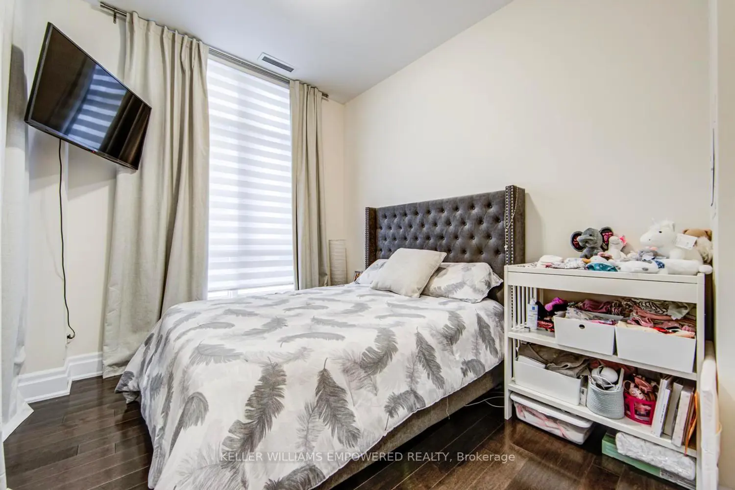 Additional image 6 of 9075 Jane Street 116