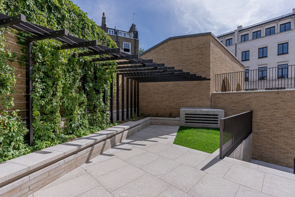 Additional image 14 of 6 bed property for saleWhistler Square, Chelsea Barracks, London SW1W, United Kingdom