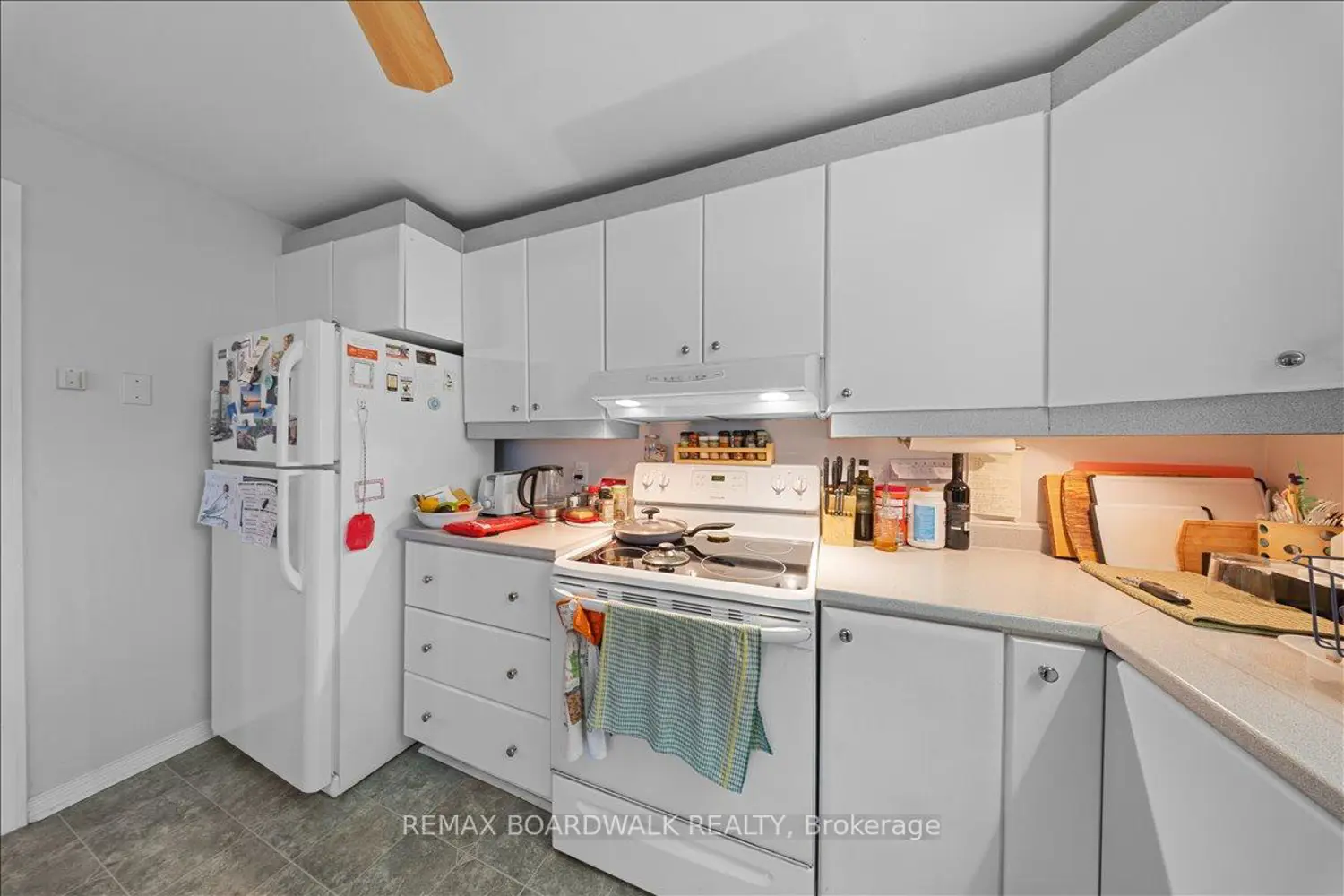 Additional image 4 of 204- 206 Jeanne Mance Street