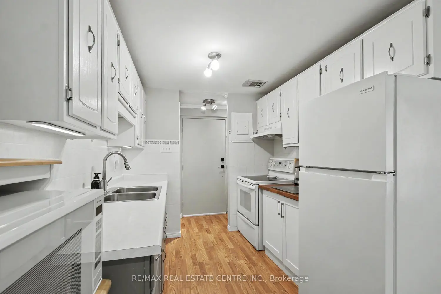 Additional image 8 of 4 Avalon Place 105