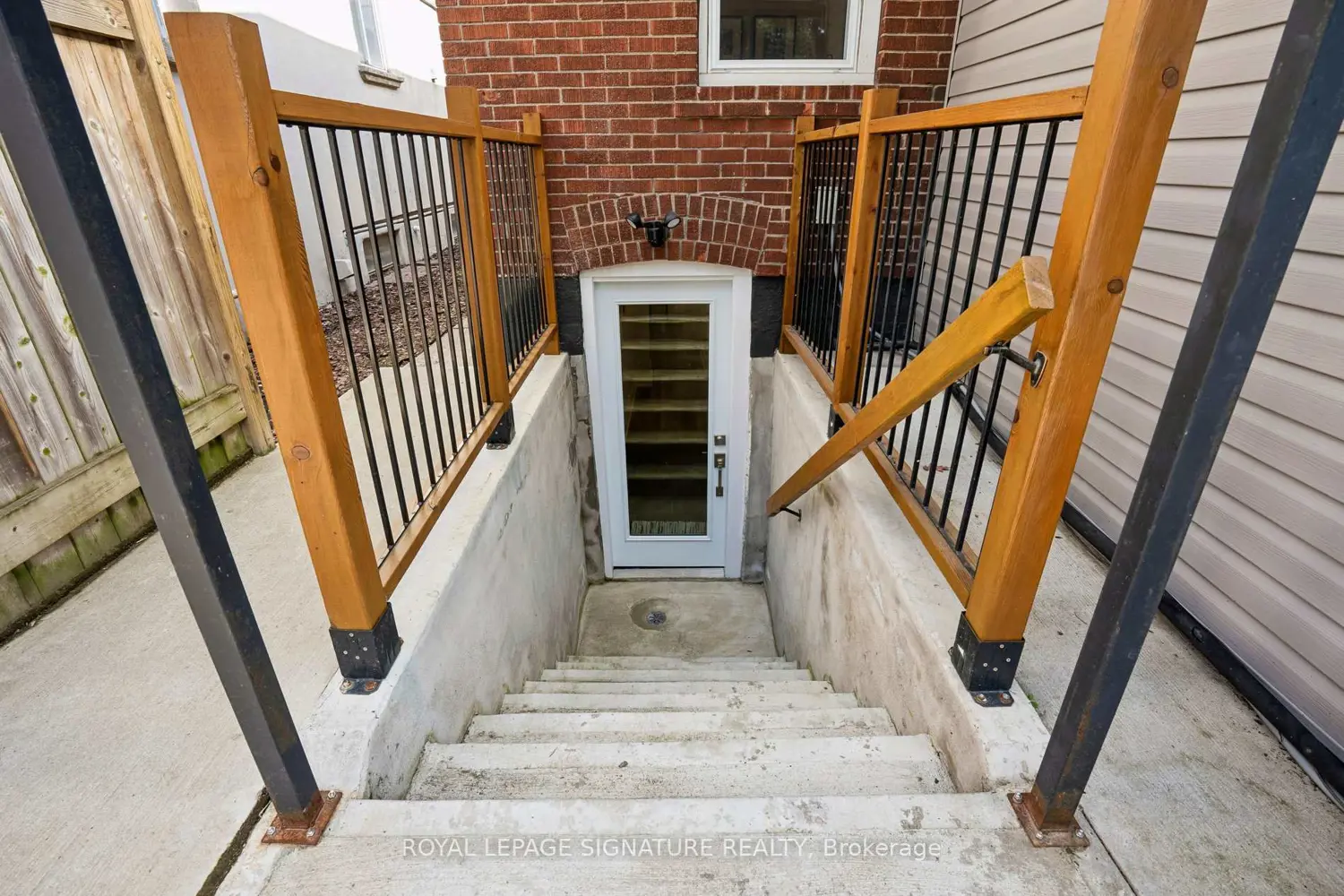 Additional image 18 of 972 Cosburn Avenue
