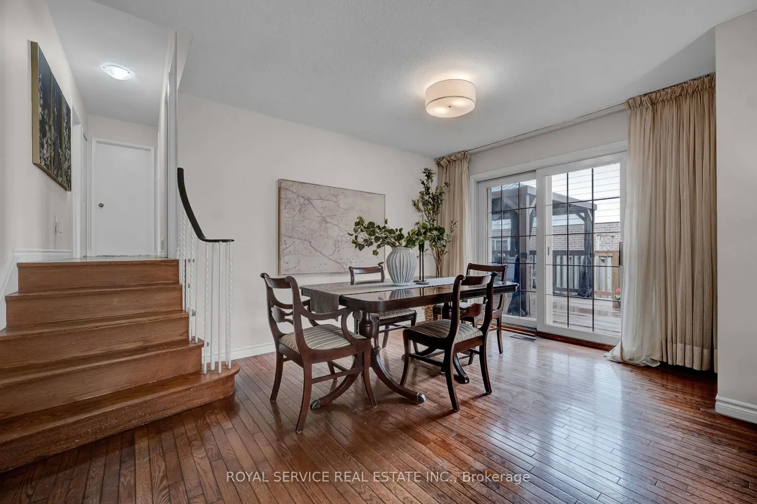 27 Skyview Crescent photo 3