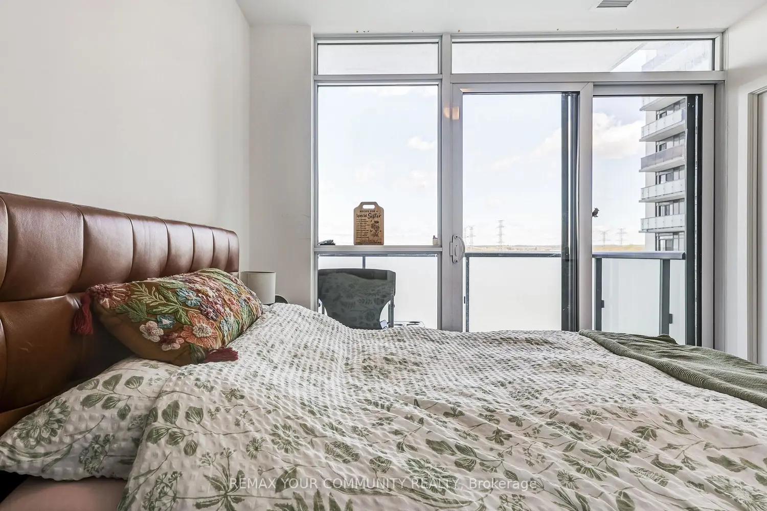 Additional image 13 of 2545 Simcoe Street 917