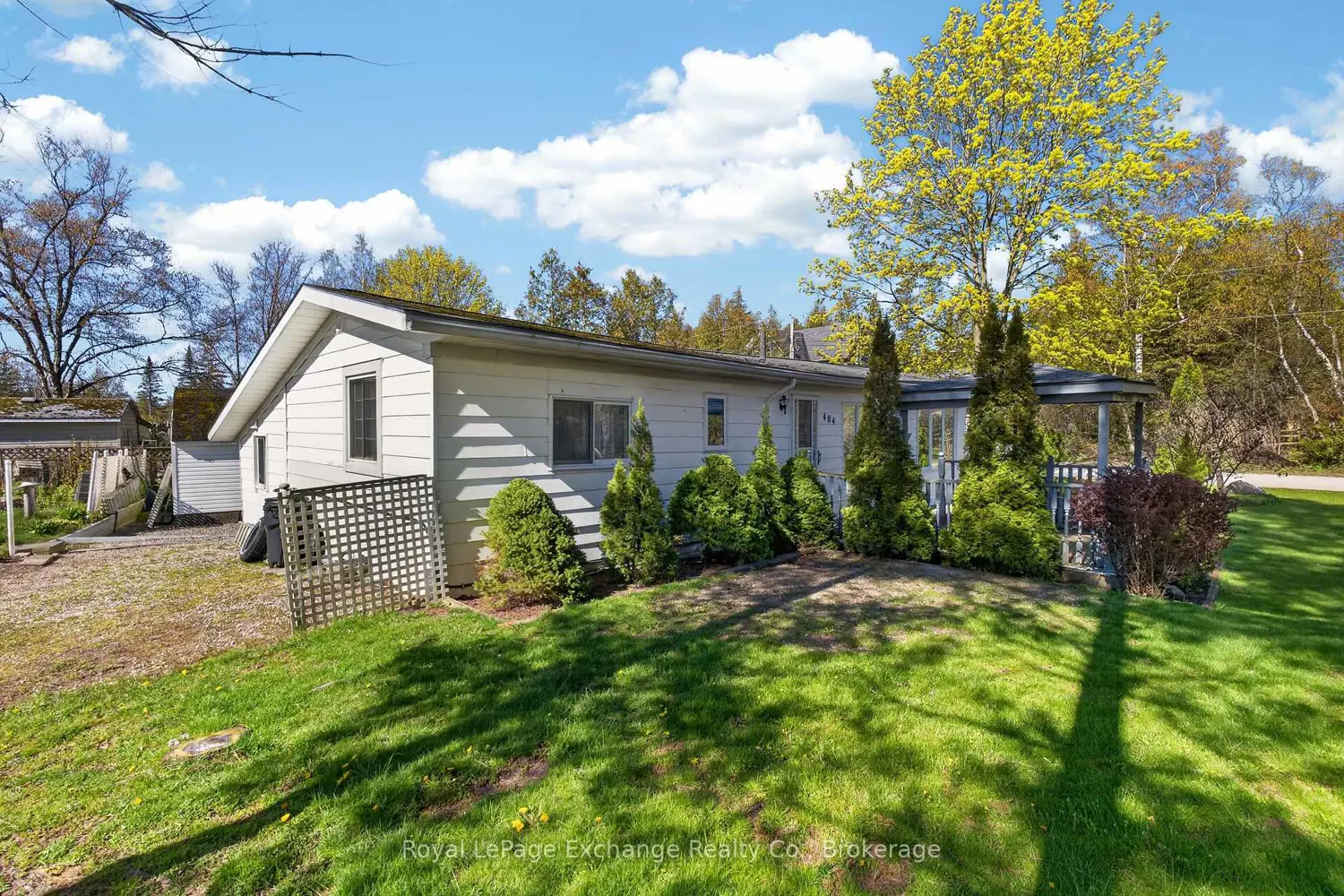 404 Browns Lane photo 4