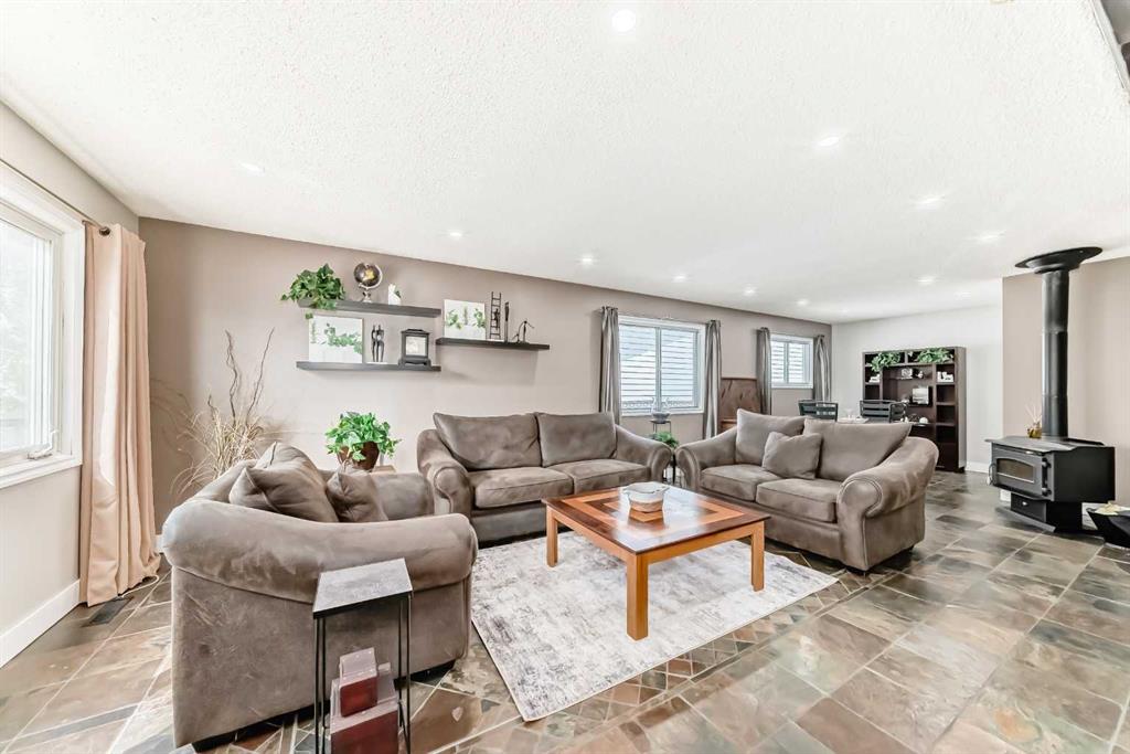 Additional image 5 of 11 Huntstrom Place NE, Calgary, AB, T2K 5V9