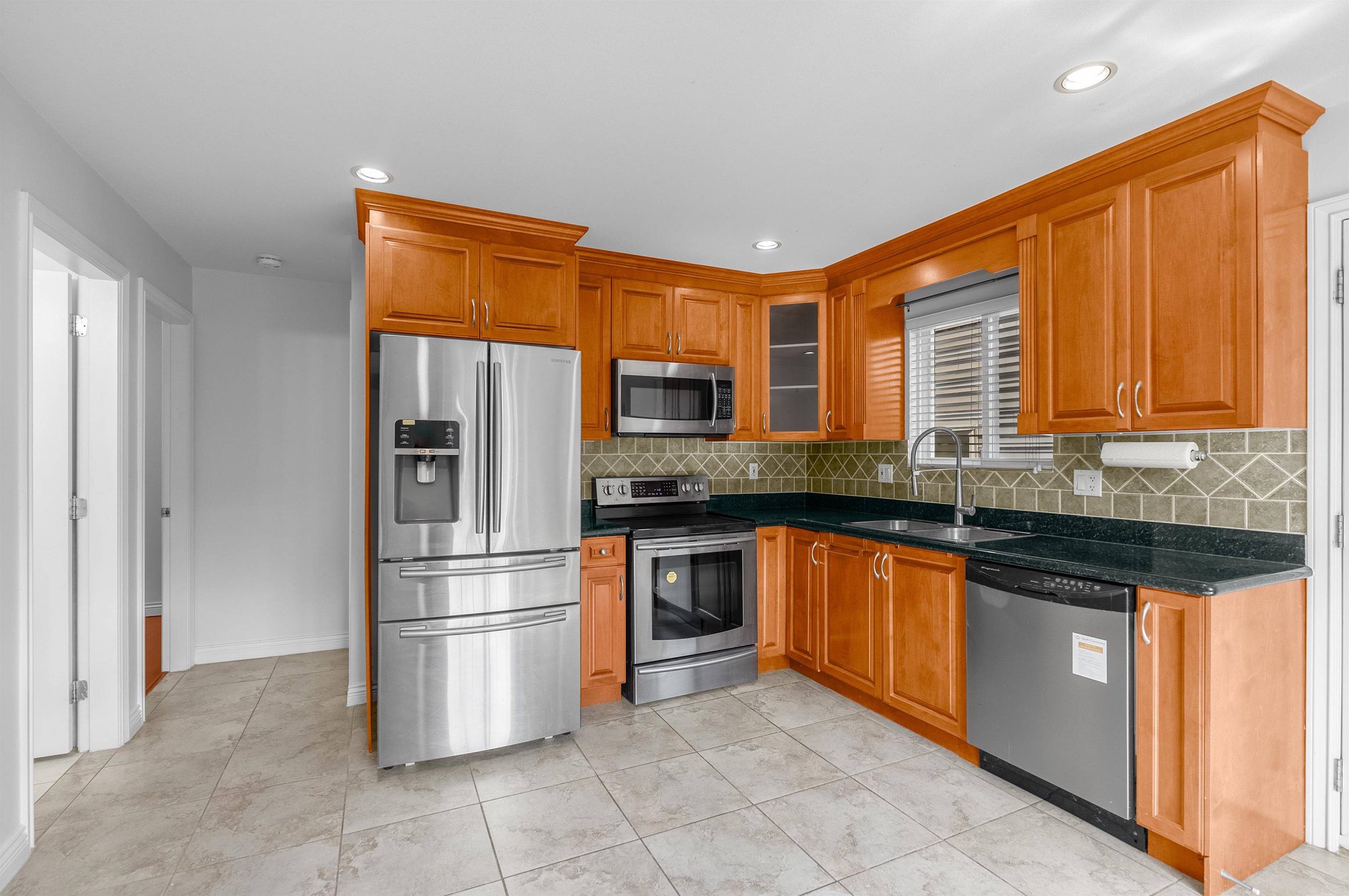 Additional image 4 of Lower-5227 Norfolk Street, Burnaby, BC, V5G 1G3