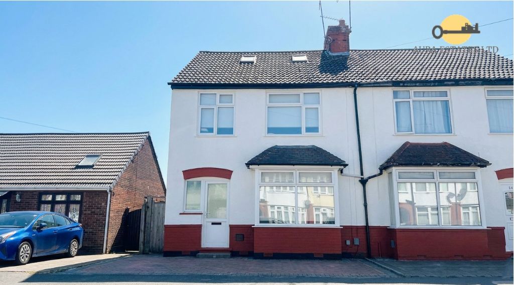 5 bed shared accommodation to rentLinden Road, Luton LU4