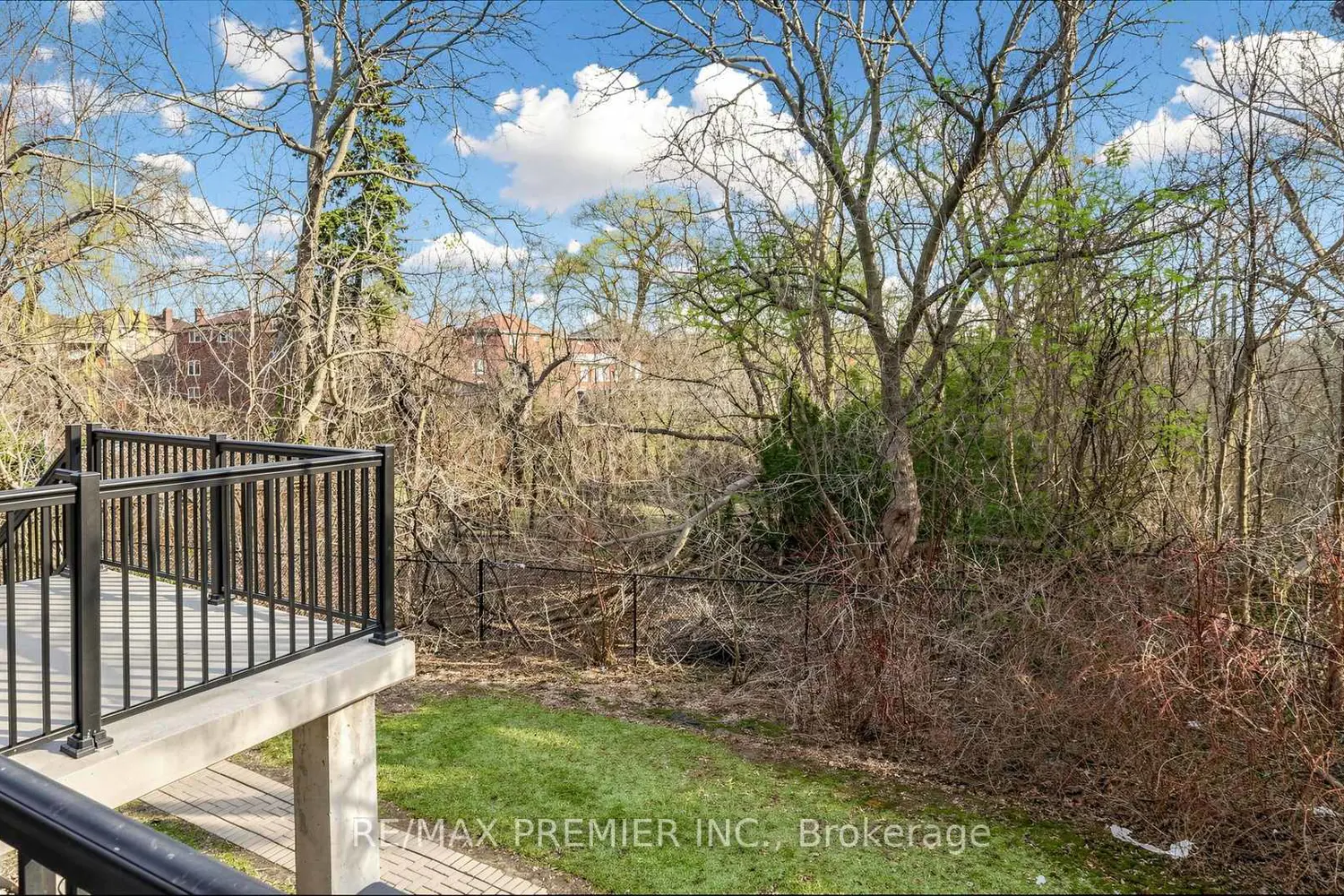 Additional image 7 of 9589 Keele Street 106