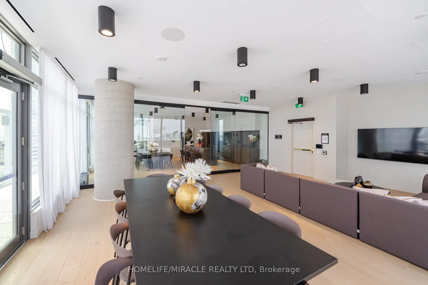 Additional image 18 of 7890 Jane Street 3907