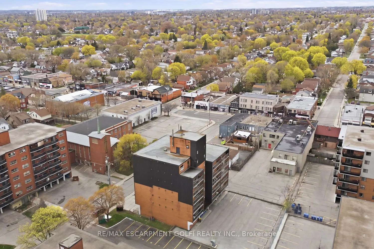 Additional image 16 of 30 Summit Avenue 303