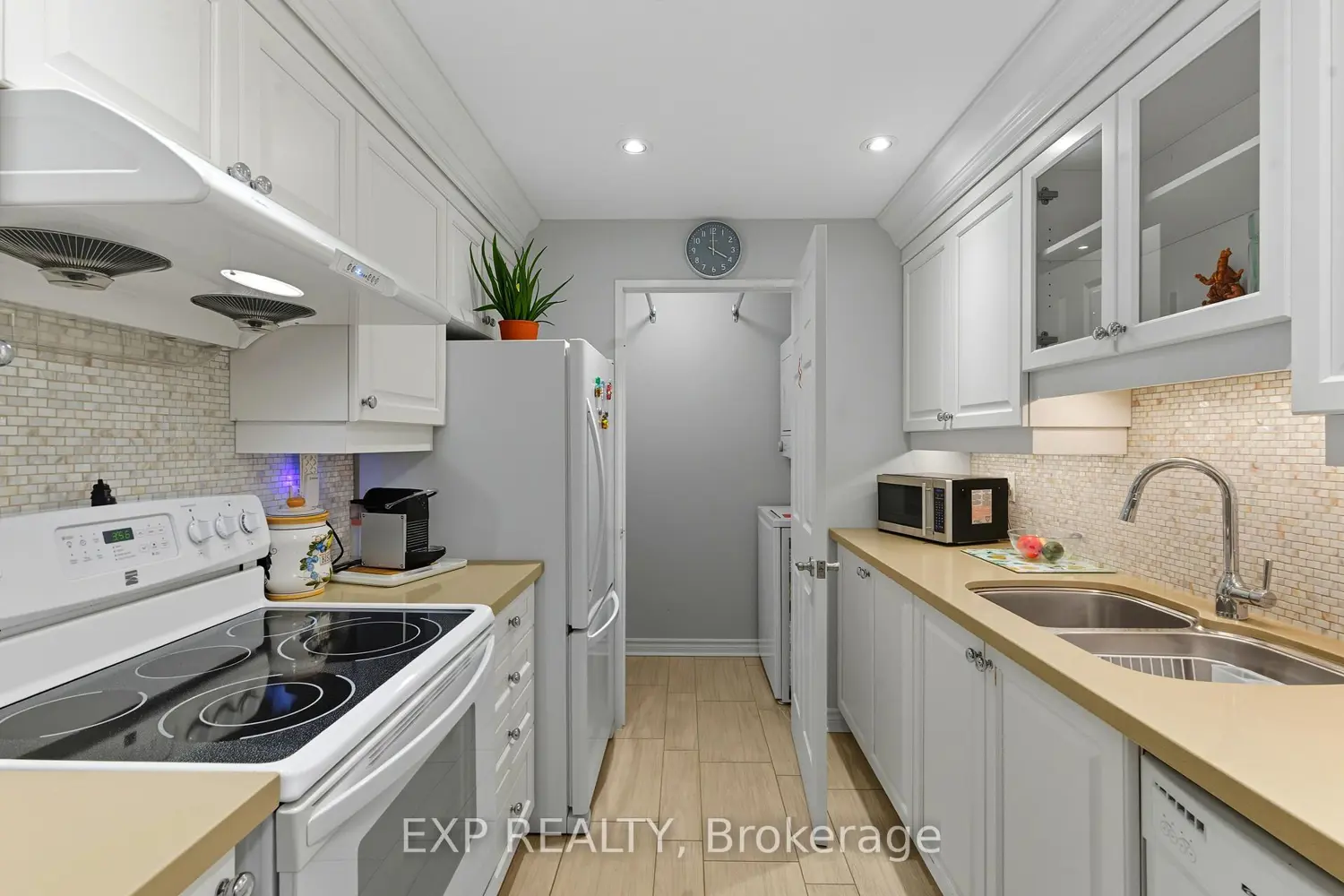 Additional image 9 of 14924 Yonge Street 111