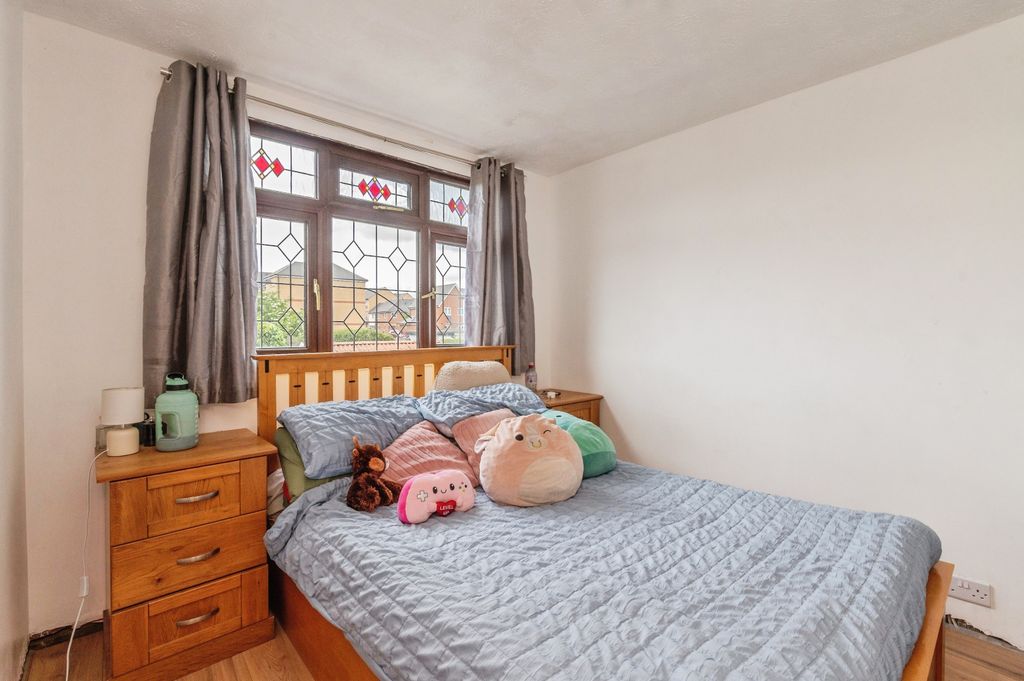 Additional image 13 of 4 bed semi-detached house for saleSandown Road, Wickford SS11