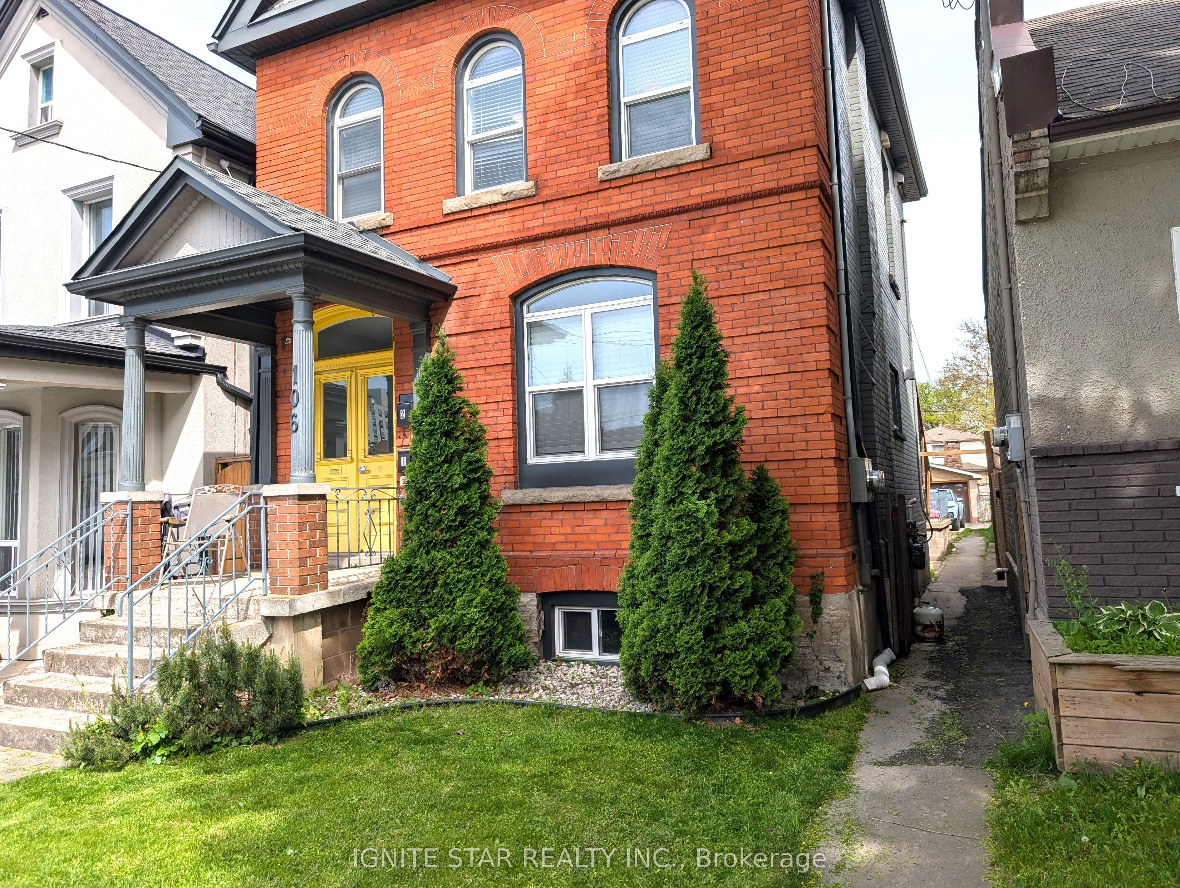 Additional image 2 of upper level-106 West Avenue N, Hamilton, ON, L8L 5C3