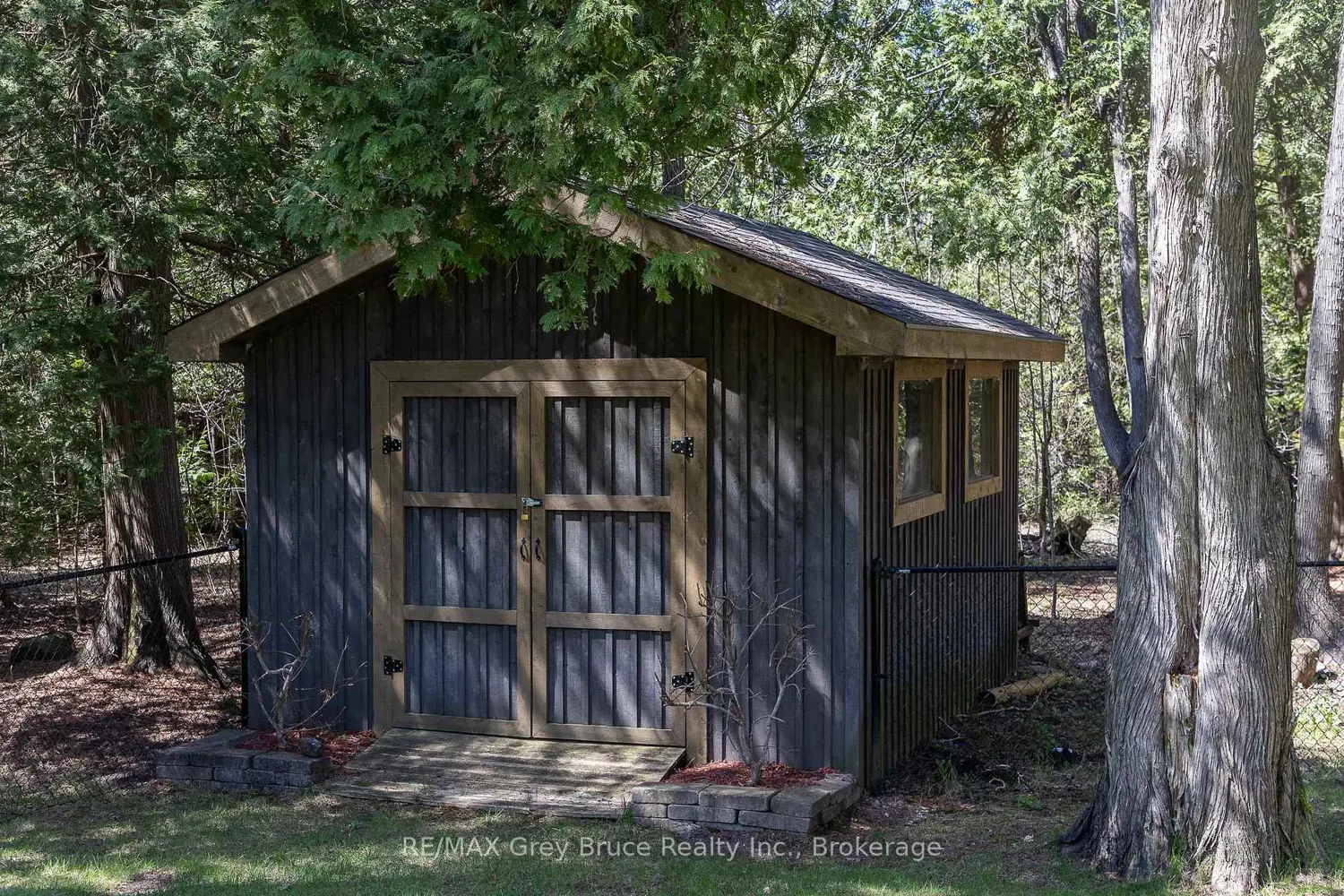 Additional image 6 of 318760 Grey Road 1