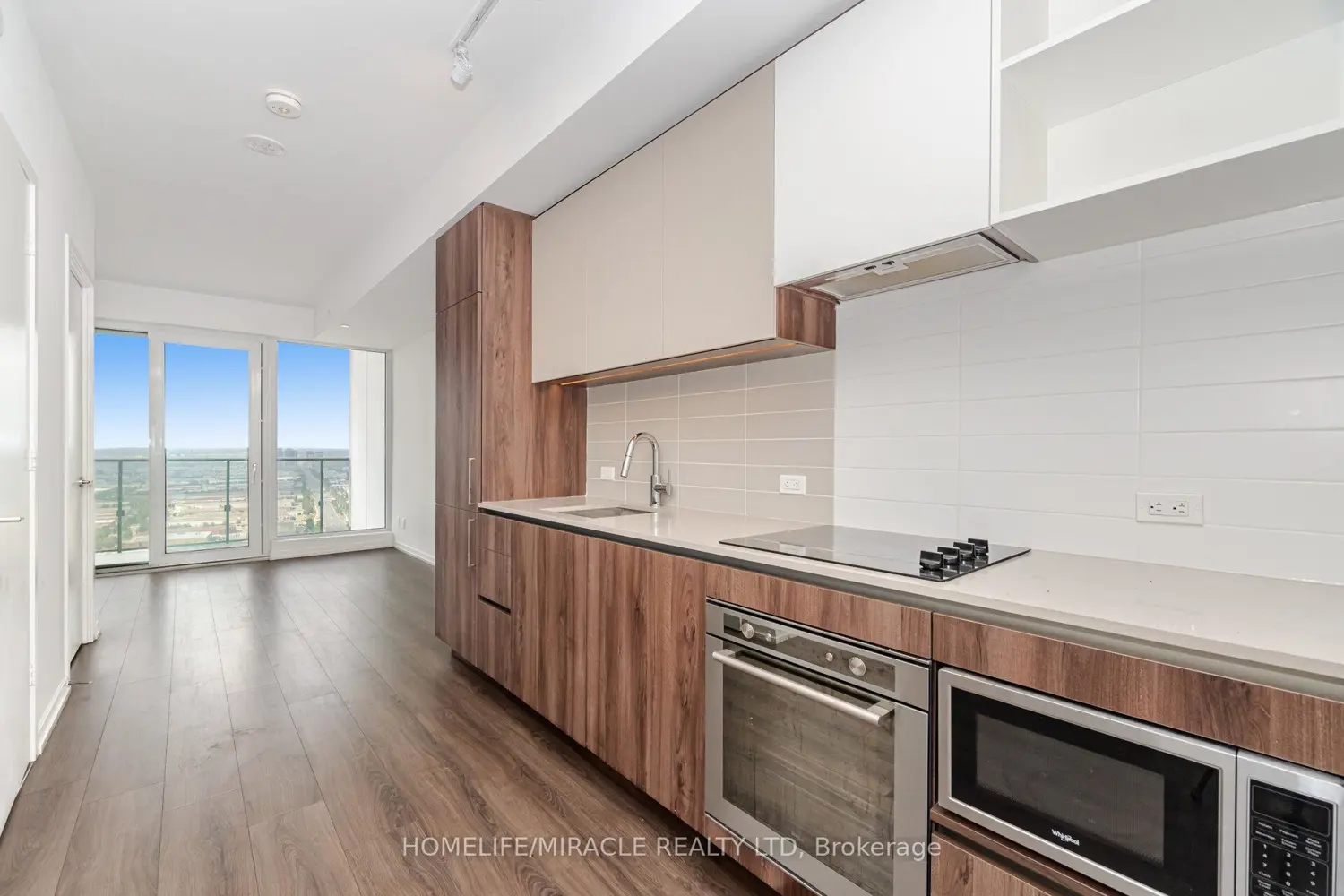 Additional image 5 of 7890 Jane Street 3907