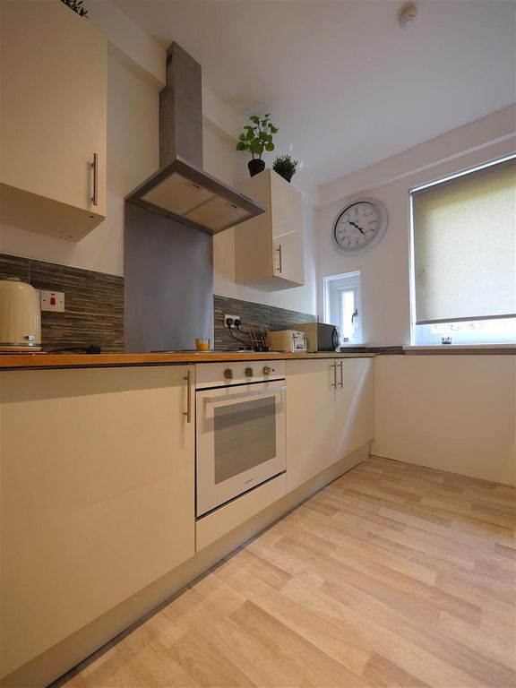 Additional image 4 of 2 bed semi-detached house to rentBrassey Street, Glasgow G20