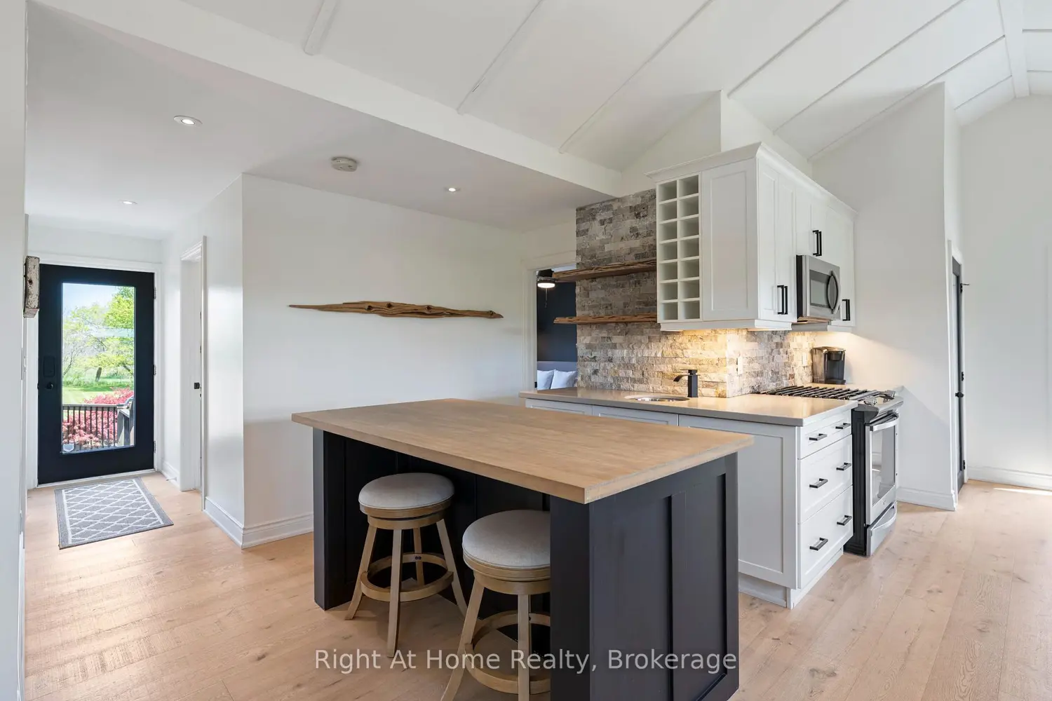 Additional image 7 of 1483 Fifth Ave Louth