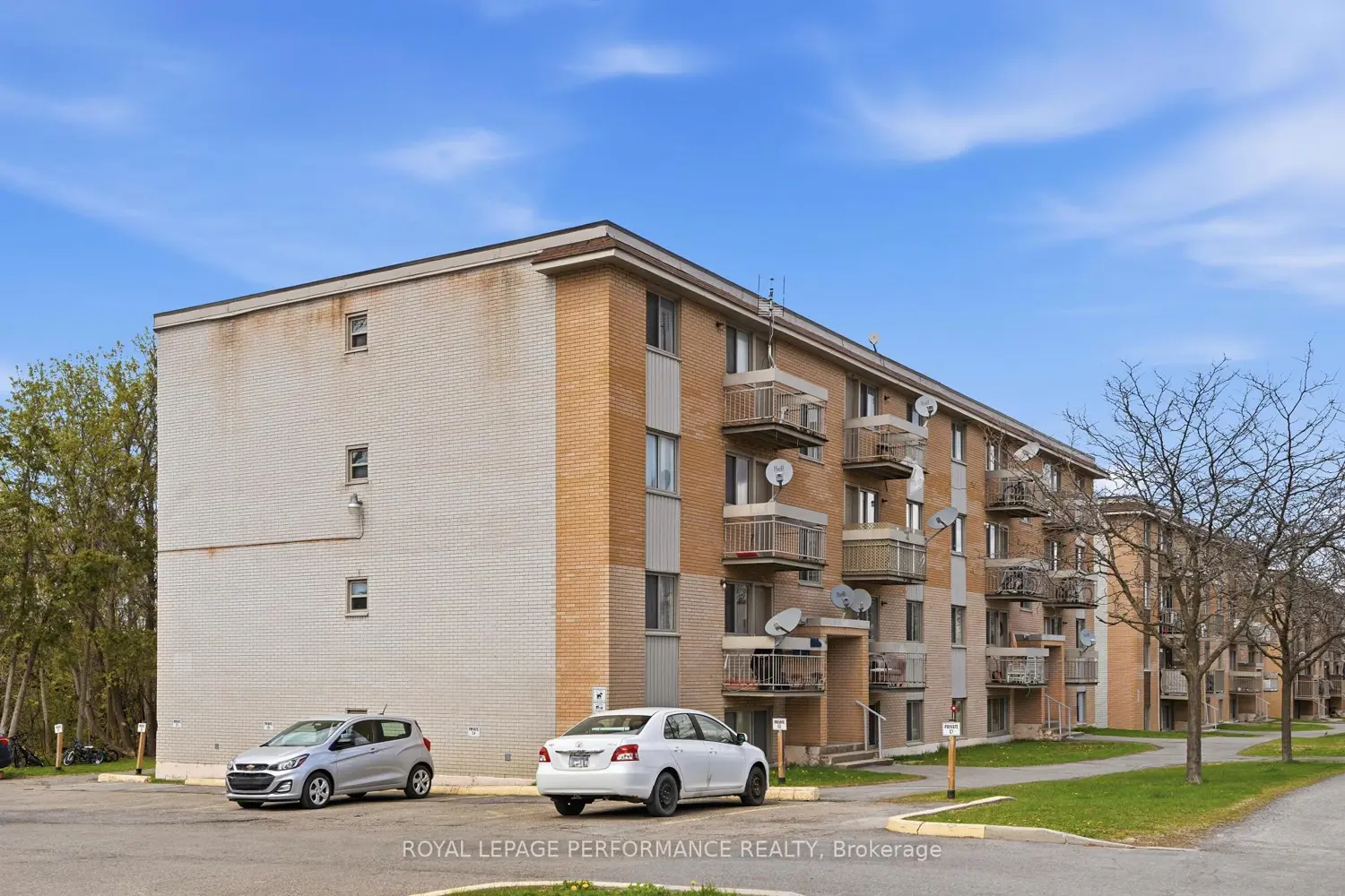Additional image 8 of 998 Cartier Boulevard 8