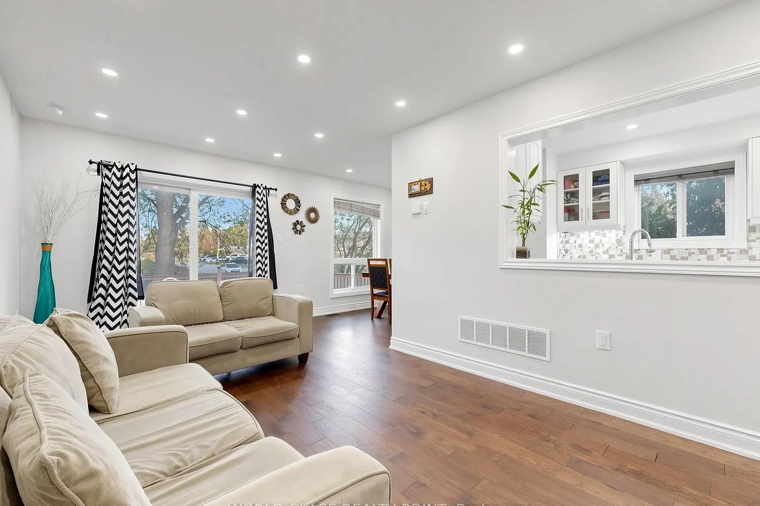 Additional image 6 of 1638 Norwill Crescent