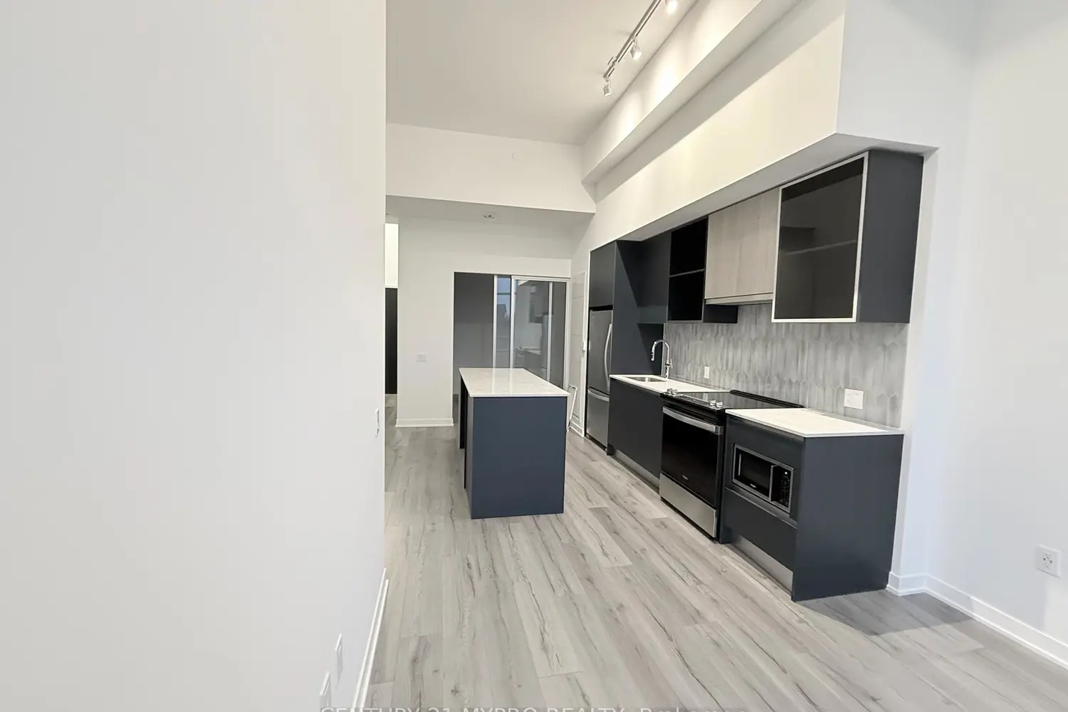 Additional image 6 of 395 Dundas Street 115