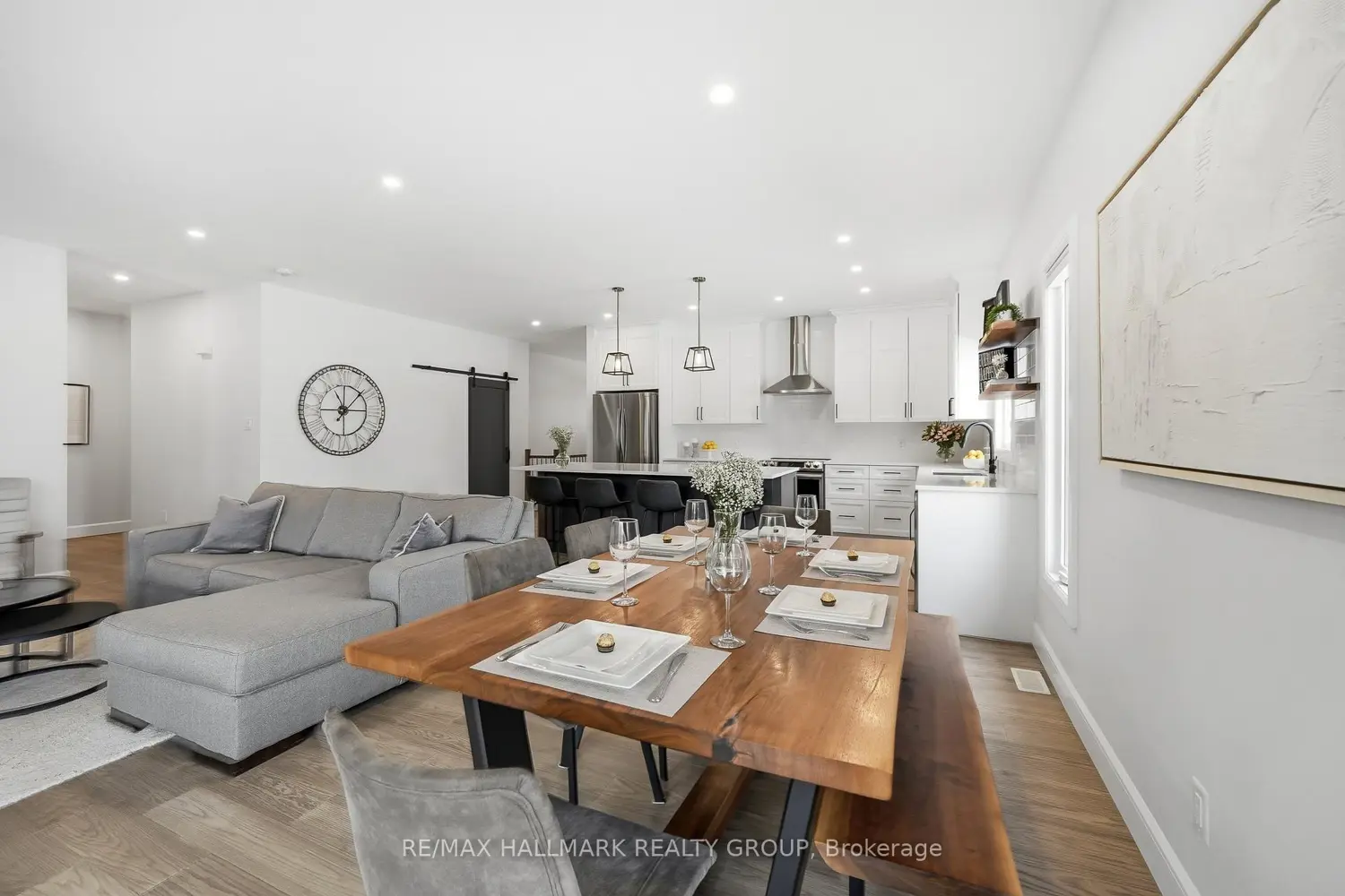 21 Maxime Court photo 4
