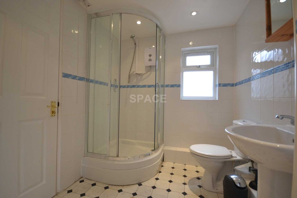 Additional image 4 of Room to rentGrange Avenue, University, Reading RG6