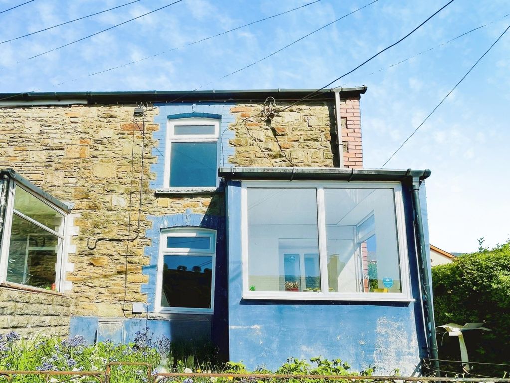 2 bed terraced house to rentJubilee Road, Abertillery NP13