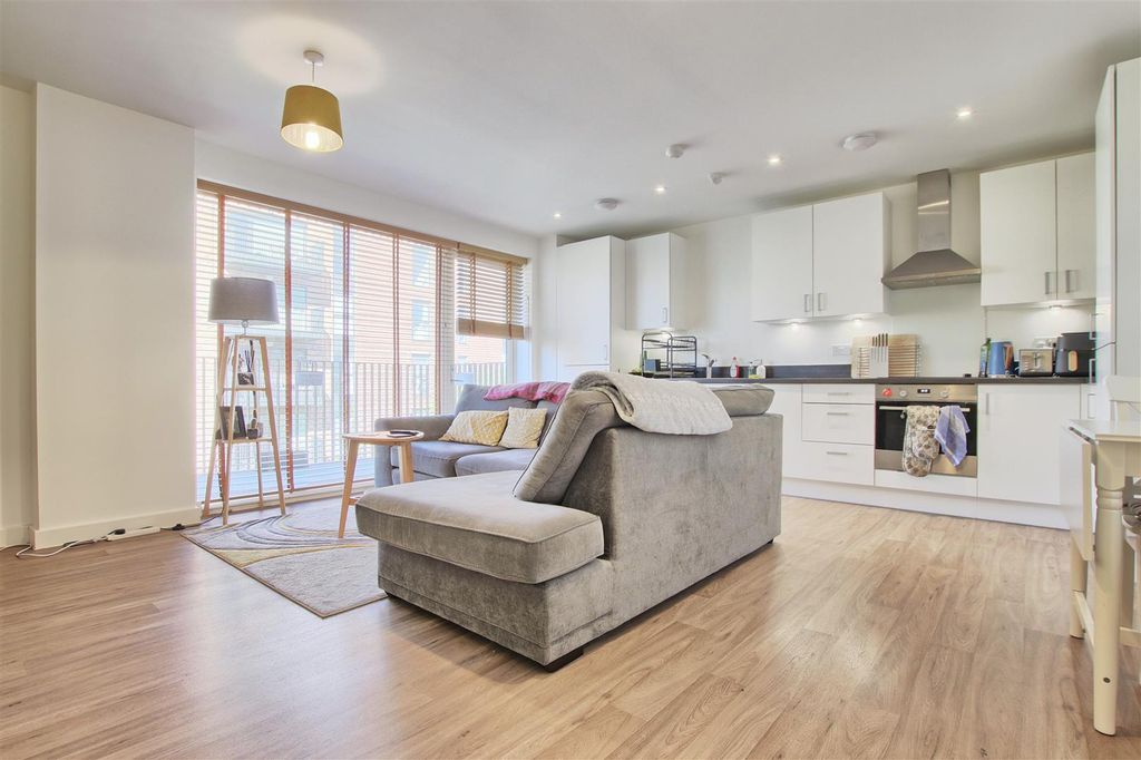 Additional image 5 of 2 bed flat for saleHering Road, Trumpington, Cambridge CB2