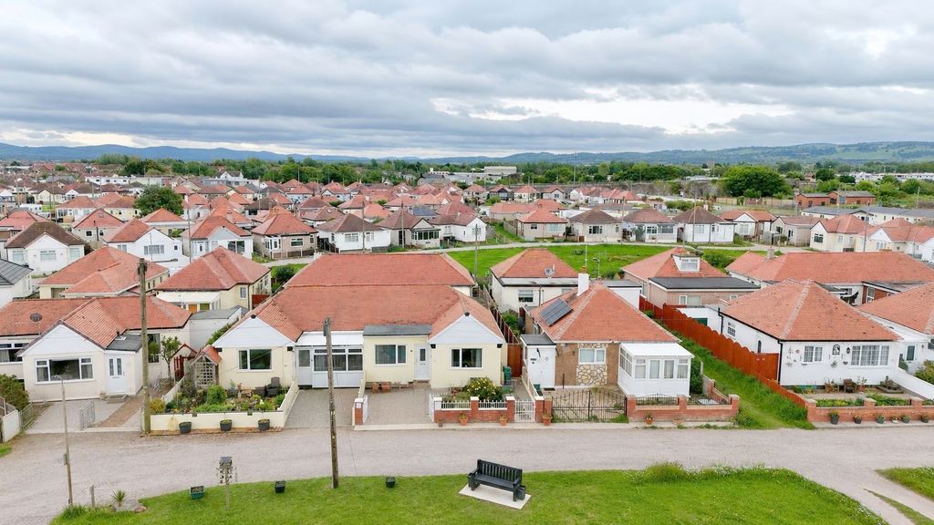 Additional image 2 of 2 bed bungalow for saleArnold Gardens, Kinmel Bay LL18