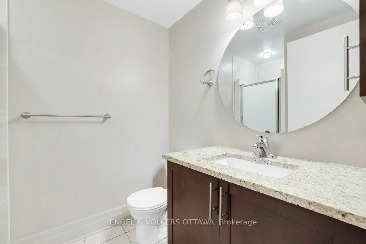 808 Bronson Avenue 209 photo 4