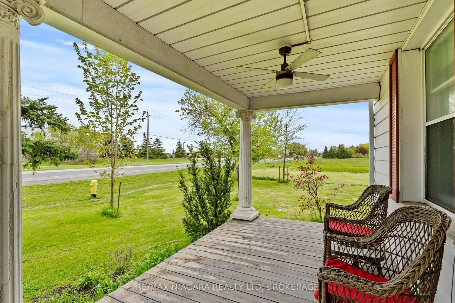 1068 Niagara Stone Road photo 2