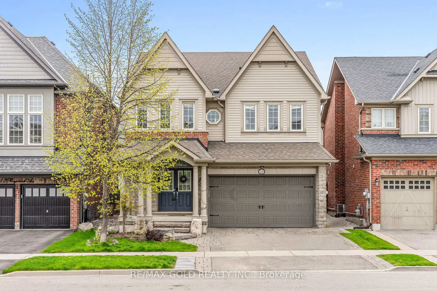 10 Rougebank Avenue