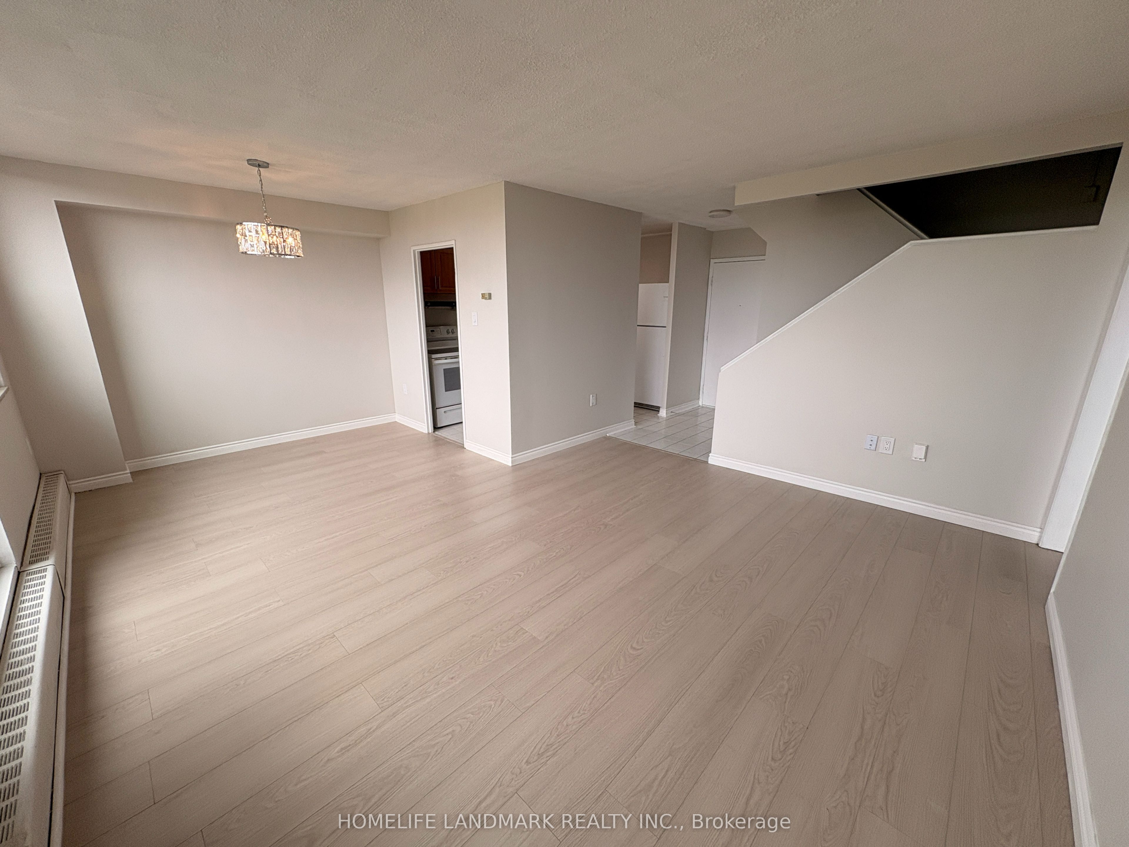 Additional image 2 of 327-1050 Stainton Drive, Mississauga, ON, L5C 2T7
