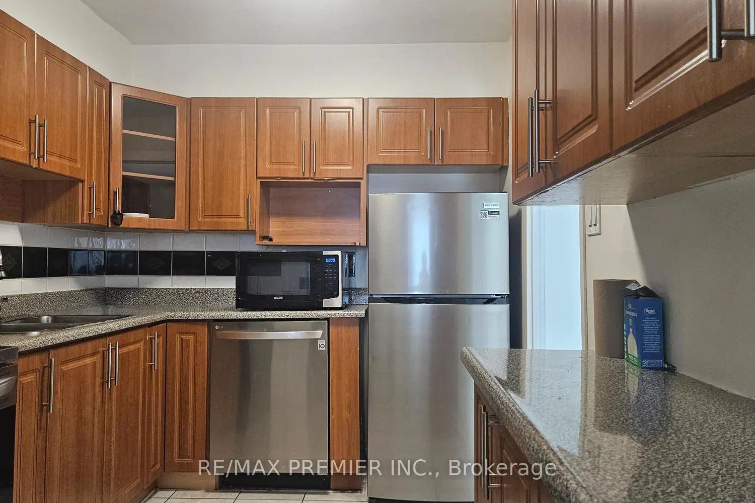 5 San Romano Way 705 photo 3