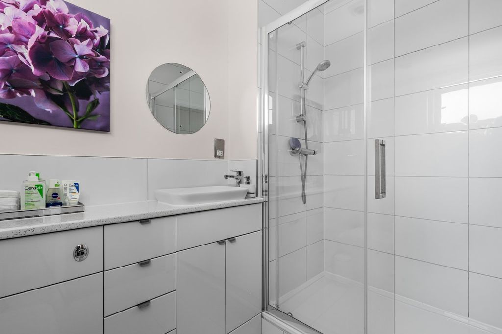 Additional image 7 of 2 bed flat for saleHartley Court, Pittville Circus Road, Pittville, Cheltenham GL52